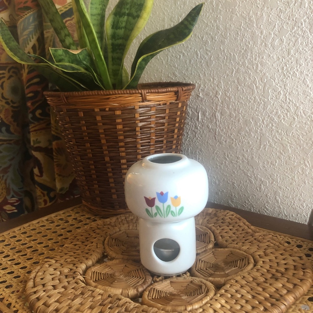 Vintage Tulip Ceramic Two Piece Potpourri/Oil Warmer/Simmer